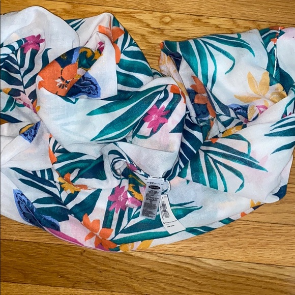 Floral Scarf NWT - Picture 3 of 3